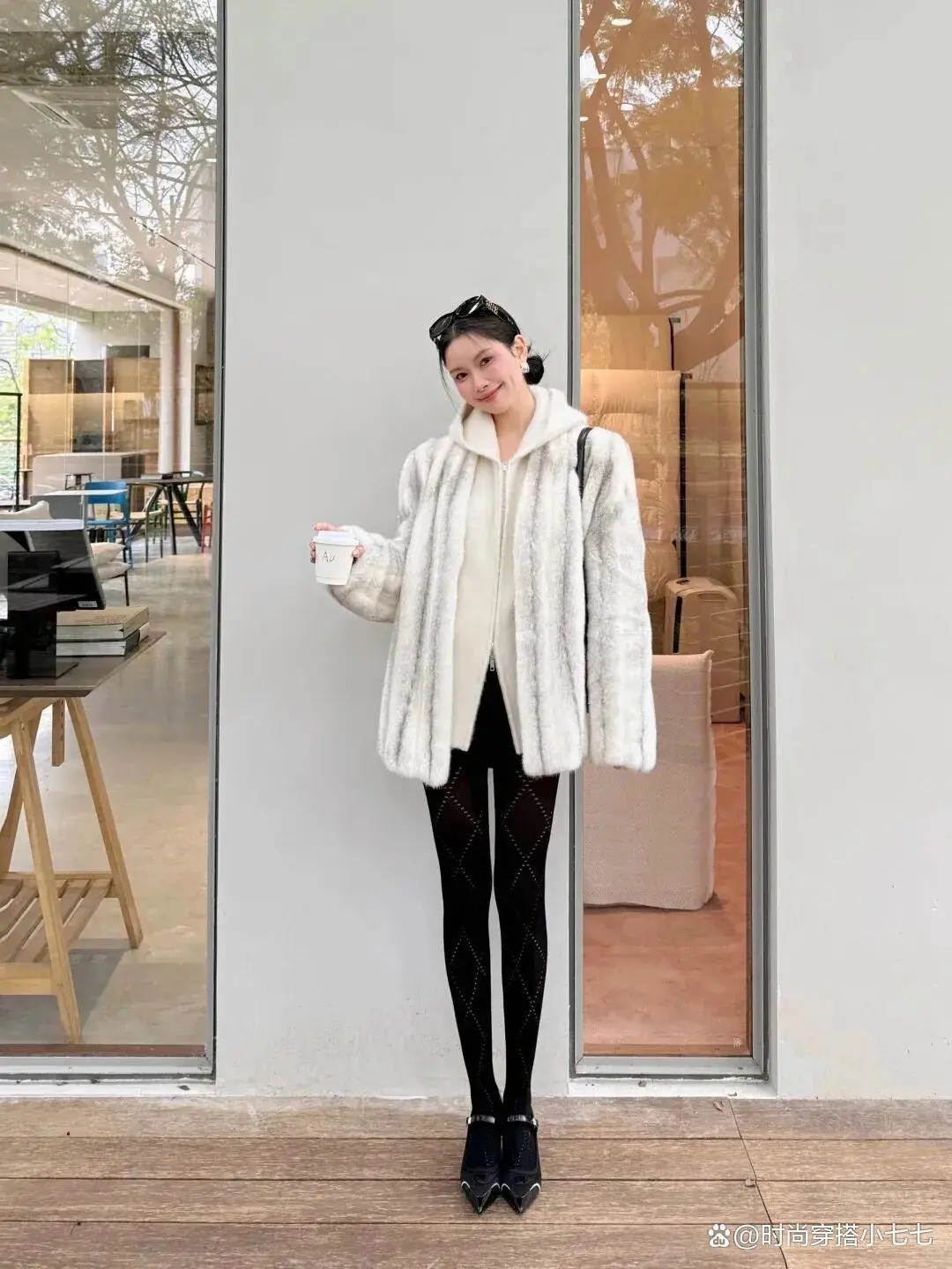 16 outfit mùa đông chỉ với 4 kiểu áo khoác cơ bản nhất giúp nàng 30 mặc đẹp suốt mùa không cần nghĩ - 15