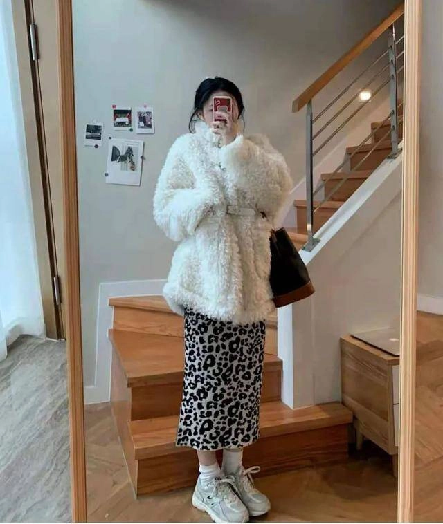 3 kiểu chân váy suông thu đông giúp nàng kéo chân dài chẳng thua váy ngắn lại phối được nhiều kiểu áo - 14