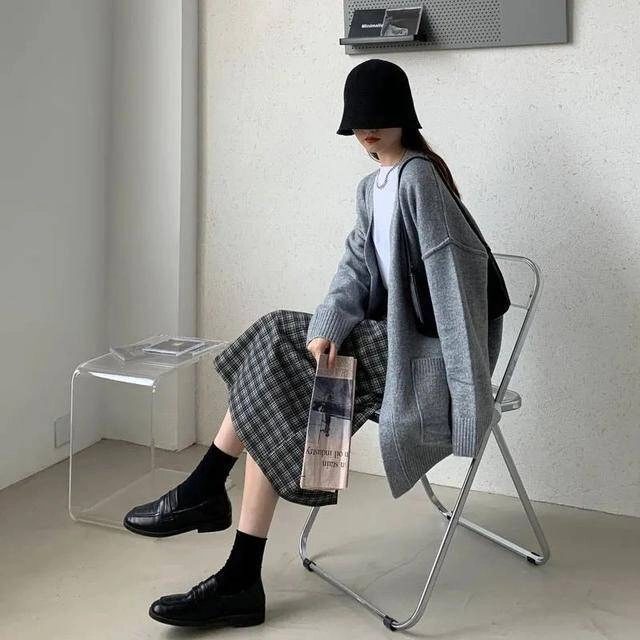 3 kiểu chân váy suông thu đông giúp nàng kéo chân dài chẳng thua váy ngắn lại phối được nhiều kiểu áo - 19