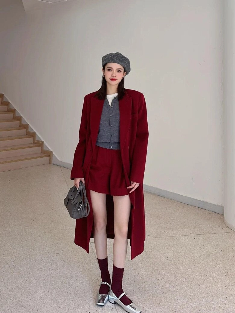 4 công thức phối đồ đỏ không dừ giúp nàng diện lên trông sành điệu và hack tuổi mùa giáng sinh này - 12