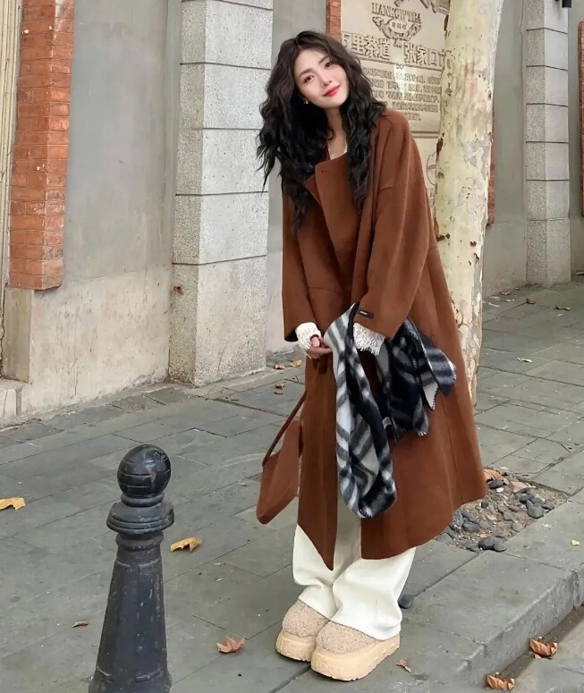 5 combo màu sắc thần thánh mùa thu đông giúp chị em 40 trông trẻ trung như đôi mươi - 1