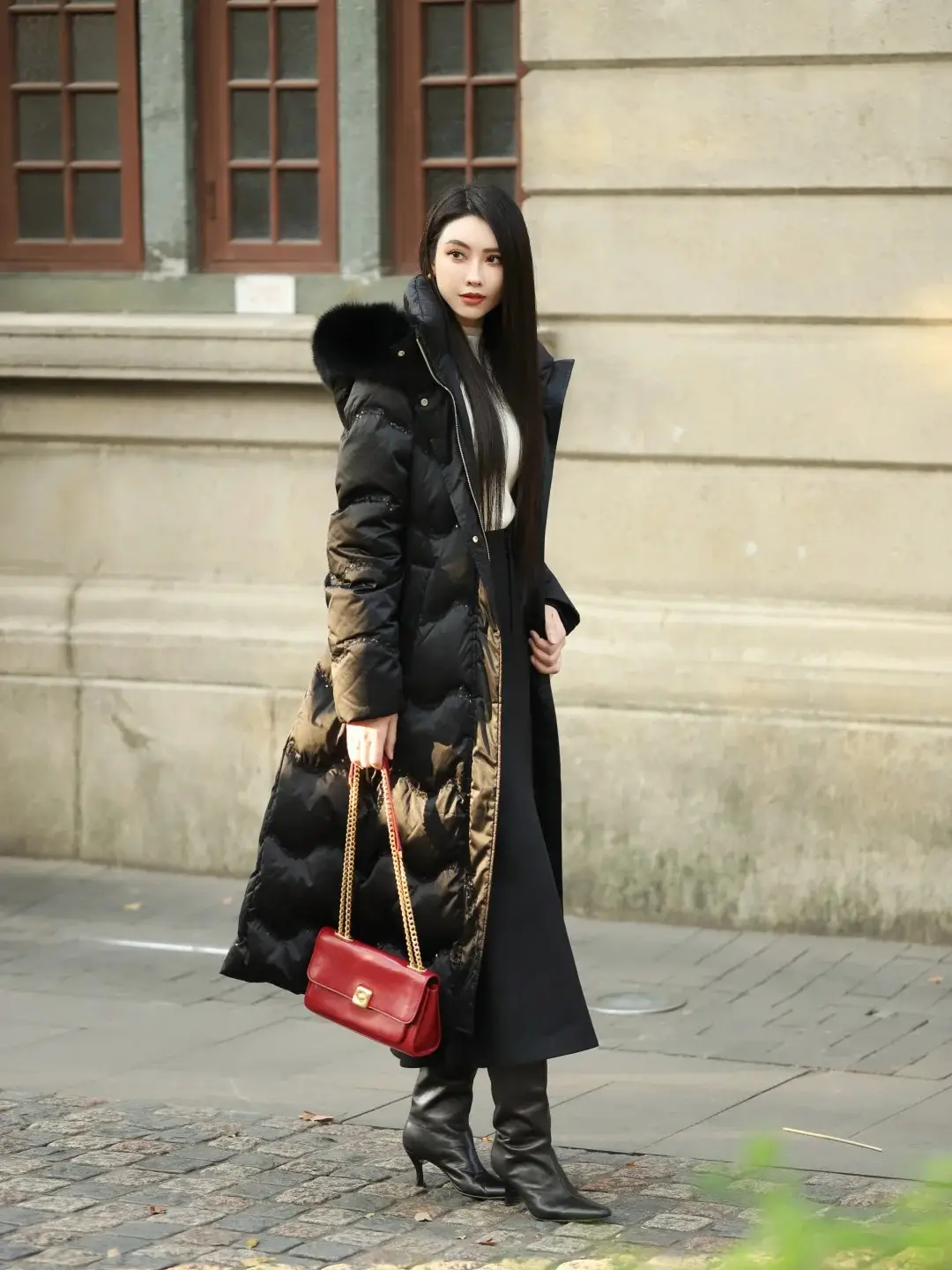 6 màu áo khoác xứng đáng mua lại nhiều lần tôn da trắng sáng phối với quần hay váy đều đẹp miễn chê - 1