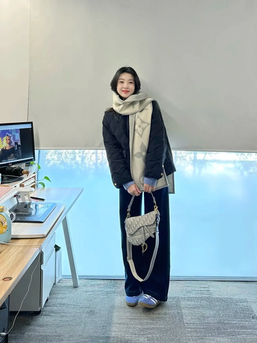 6 màu áo khoác xứng đáng mua lại nhiều lần tôn da trắng sáng phối với quần hay váy đều đẹp miễn chê - 14