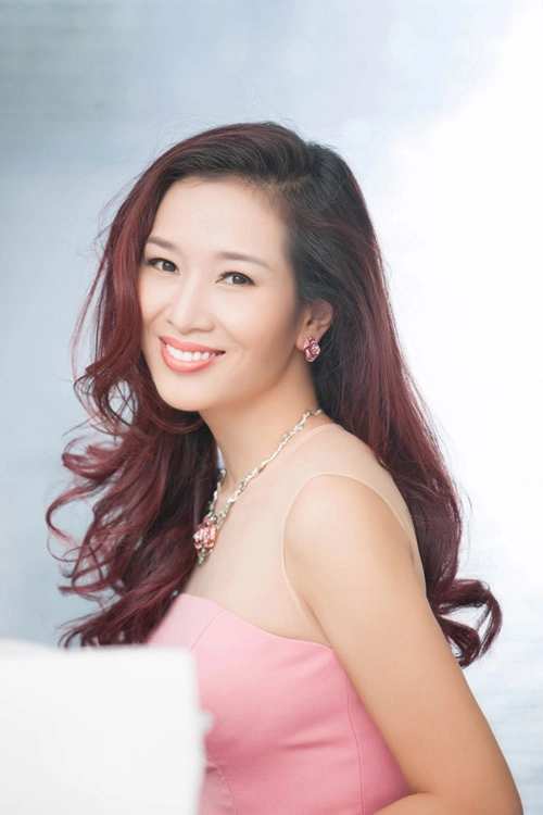 A hâu thu hương khoe ve đep quyên lưc - 10