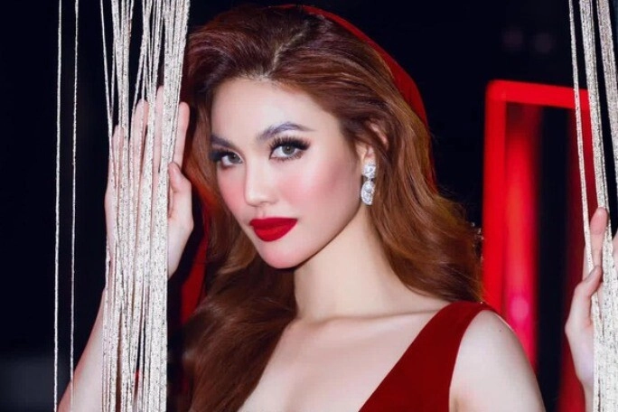 Á hậu việt khổ sở vì vòng 1 quá cỡ xấu hổ khi mặc đồ nhà thiết kế tái xuất sau sinh con gây bão - 2