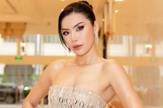 Á hậu việt khổ sở vì vòng 1 quá cỡ xấu hổ khi mặc đồ nhà thiết kế tái xuất sau sinh con gây bão - 3