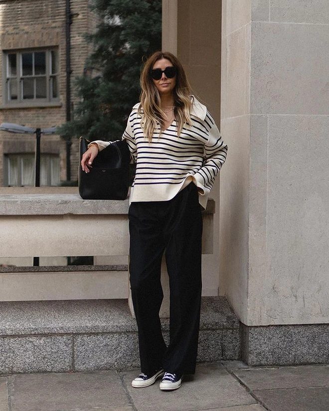 Áo kẻ ngang phủ sóng khắp nơi 10 kiểu phối đồ giúp chị em tuổi nào diện cũng trông trẻ trung sành điệu - 2