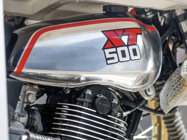 Bất ngờ với hình ảnh huyền thoại bất tử yamaha xt500 còn nguyên trong thùng - 1