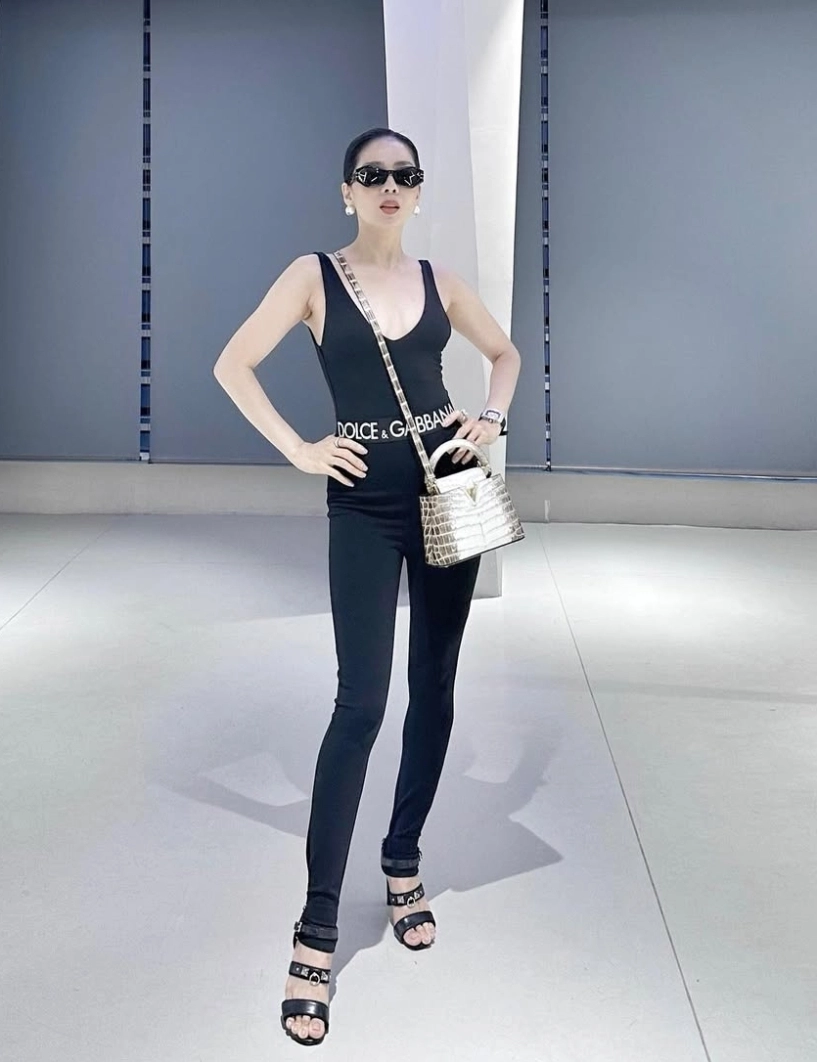 Bộ sưu tập quần kéo dài chân của lệ quyên - 2