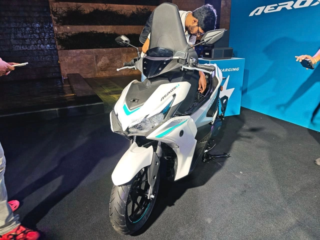 Cận cảnh chi tiết aerox-e phiên bản xe điện của nvx 155 vừa được yamaha ra mắt - 9