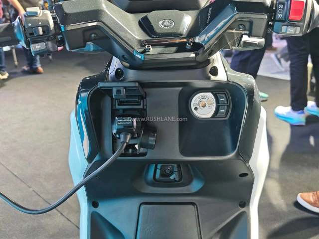 Cận cảnh yamaha ec-06 mẫu xe điện mới tốc độ 90 kmh đi được 160 km chỉ với một lần sạc - 7