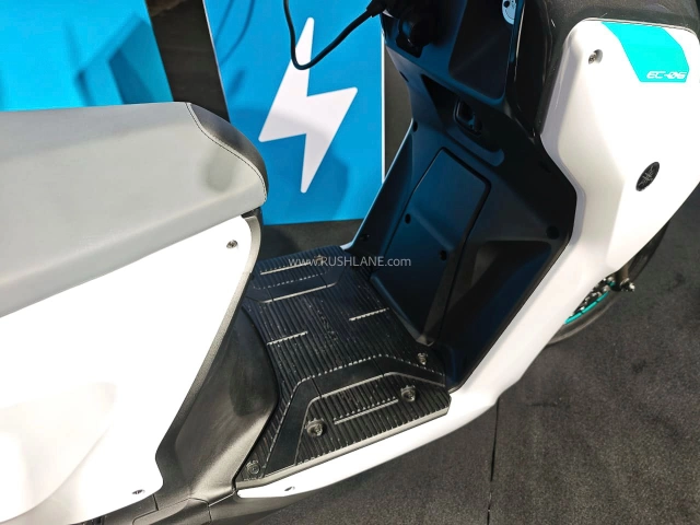 Cận cảnh yamaha ec-06 mẫu xe điện mới tốc độ 90 kmh đi được 160 km chỉ với một lần sạc - 9