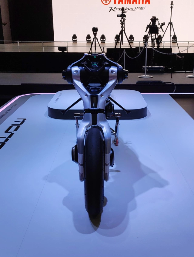 Cận cảnh yamaha motoroid bằng xương bằng thịt tại japan mobility show 2025 - 5