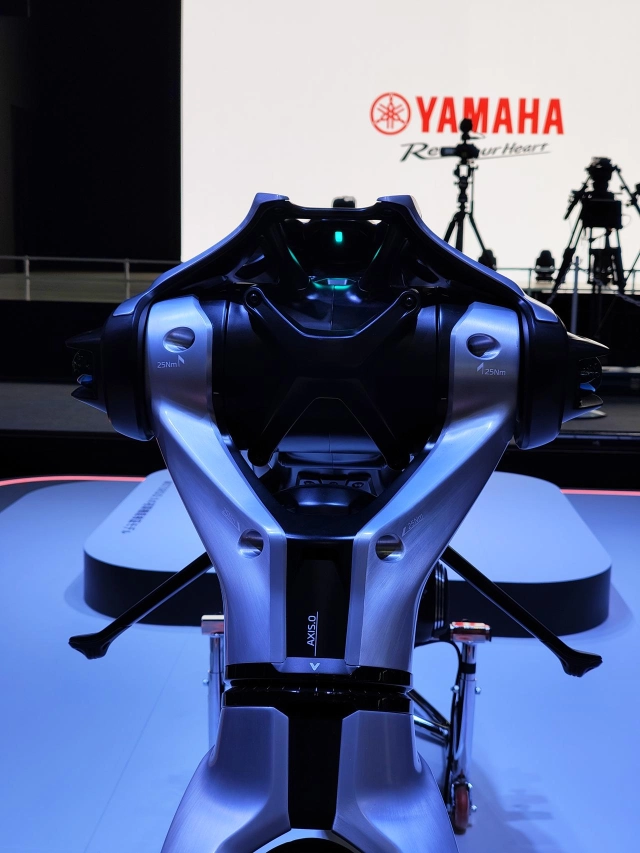 Cận cảnh yamaha motoroid bằng xương bằng thịt tại japan mobility show 2025 - 6