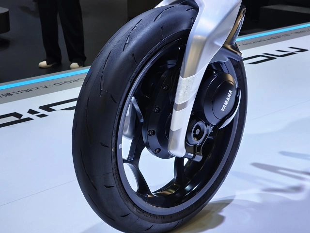Cận cảnh yamaha motoroid bằng xương bằng thịt tại japan mobility show 2025 - 7