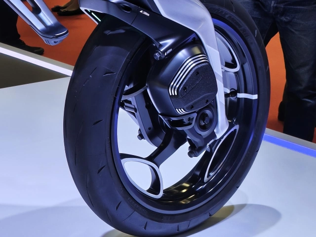 Cận cảnh yamaha motoroid bằng xương bằng thịt tại japan mobility show 2025 - 8