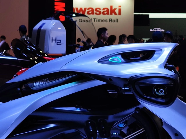Cận cảnh yamaha motoroid bằng xương bằng thịt tại japan mobility show 2025 - 10