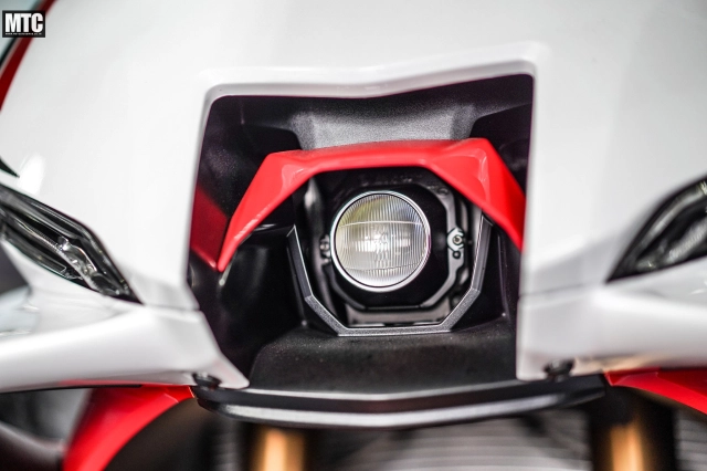 Cận cảnh yamaha yzf-r9 2025 - khi mảnh ghép còn thiếu của dòng r cuối cùng đã xuất hiện - 5