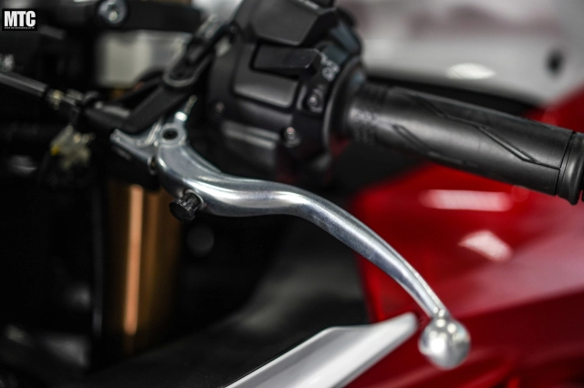 Cận cảnh yamaha yzf-r9 2025 - khi mảnh ghép còn thiếu của dòng r cuối cùng đã xuất hiện - 11