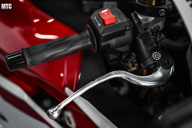 Cận cảnh yamaha yzf-r9 2025 - khi mảnh ghép còn thiếu của dòng r cuối cùng đã xuất hiện - 12