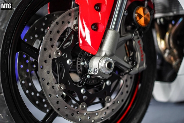 Cận cảnh yamaha yzf-r9 2025 - khi mảnh ghép còn thiếu của dòng r cuối cùng đã xuất hiện - 16