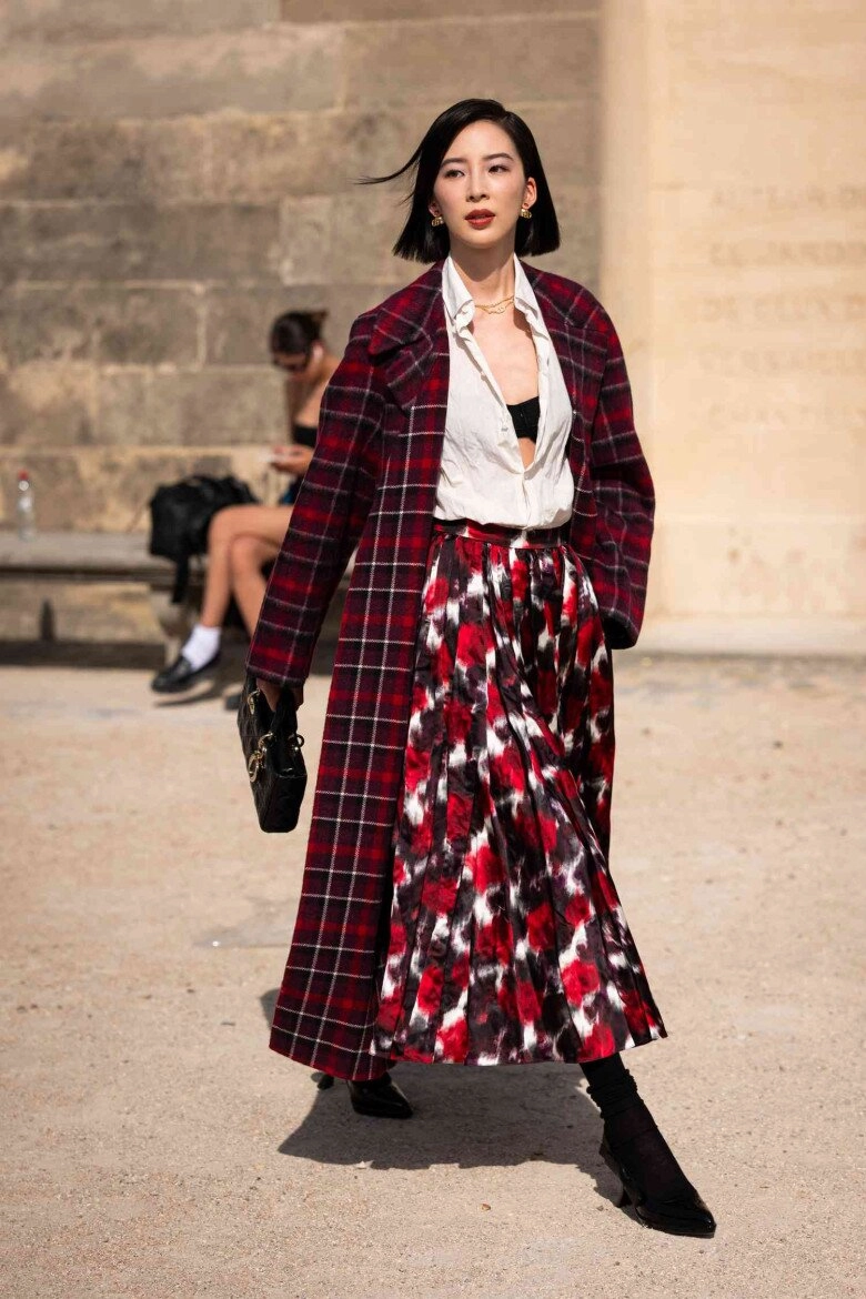 Cao dưới 1m60 vẫn mặc áo khoác dài đẹp đỉnh không sợ nuốt dáng nhờ chọn đúng kiểu diện lên trẻ hẳn vài tuổi - 8