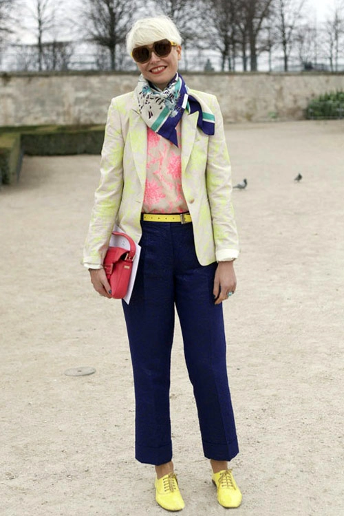 Chọn màu trang phục để hớp hồn với mốt tóc bạch kim - 11