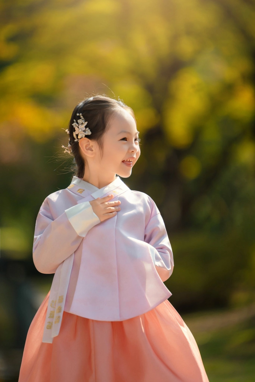 Con gái cường đô la - đàm thu trang diện hanbok xinh như công chúa - 2