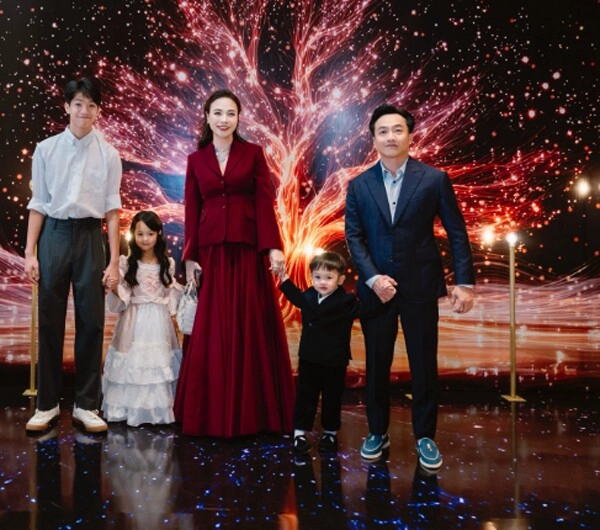 Con gái cường đô la - đàm thu trang diện hanbok xinh như công chúa - 9