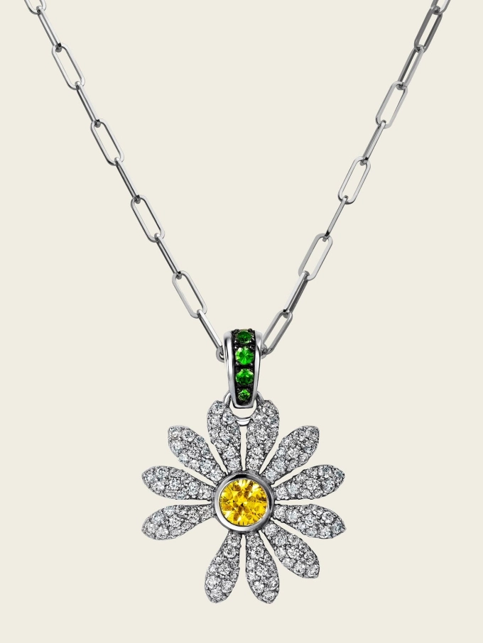 Đàm thu trang đeo vòng cổ 300 triệu đồng đi concert g-dragon - 2