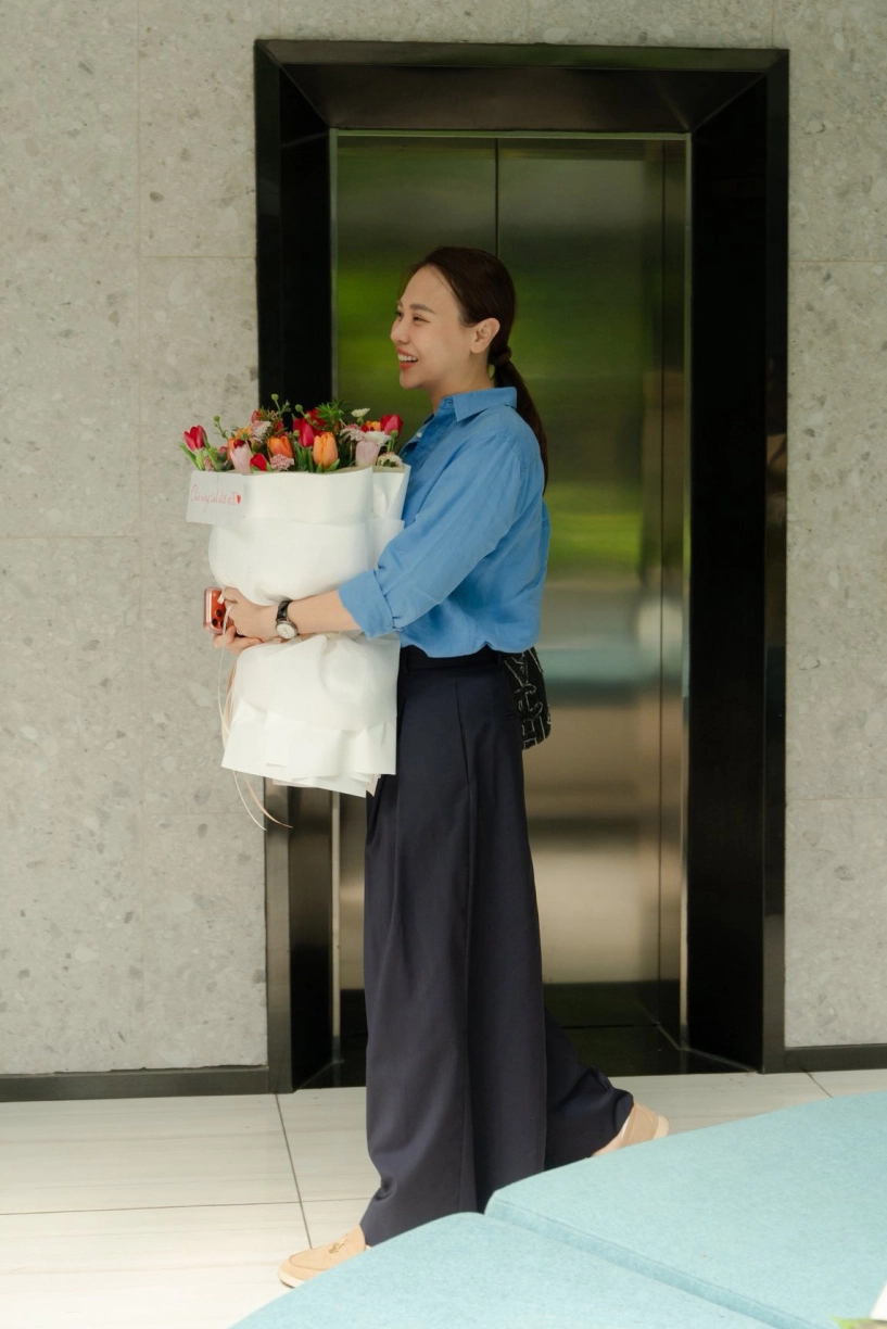 Đàm thu trang được khen mix đồ đơn giản mà sang - 1