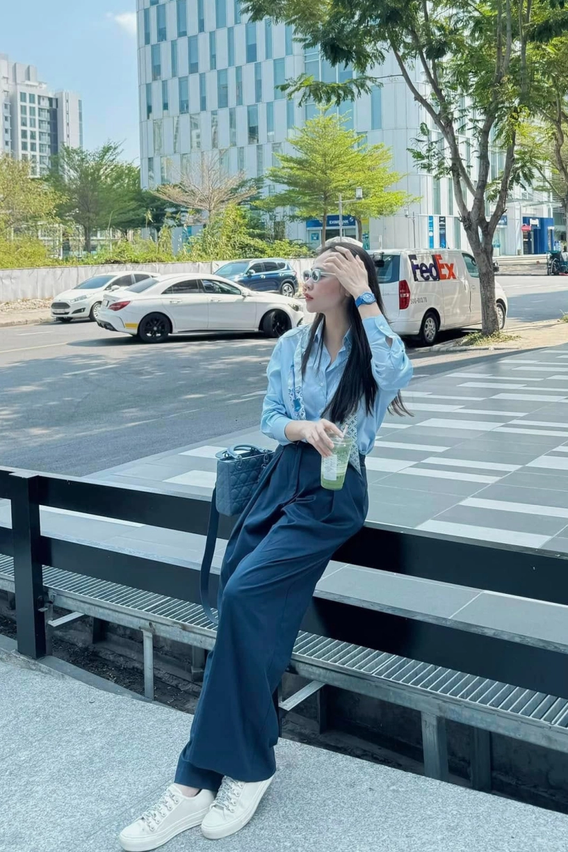 Đàm thu trang được khen mix đồ đơn giản mà sang - 2