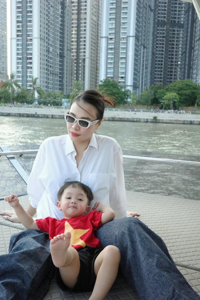 Đàm thu trang được khen mix đồ đơn giản mà sang - 7