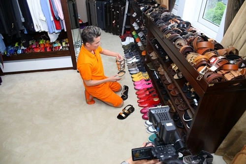 Đàm vĩnh hưng khoe tủ giày trị giá cả chục tỷ đồng - 10