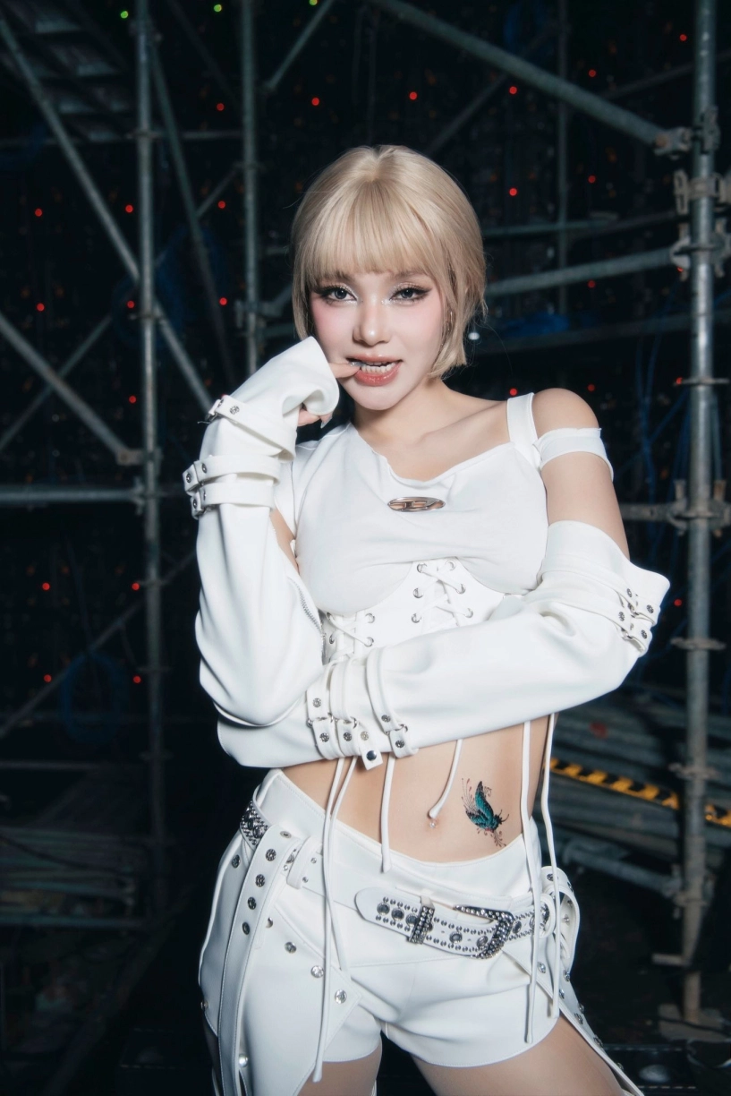 đệ nhất mỹ nhân sài thành lấy đại gia hơn 10 tuổi có cả kho đồ hiệu mê chiếc túi giống hoa hậu jennifer phạm - 15