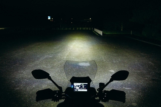 Đèn pha led matrix trên yamaha tracer 9gt khi ánh sáng biết suy nghĩ - 13