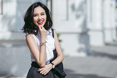 Đinh ngọc diệp đẹp hơn khi mặc kín đáo thanh lịch - 7