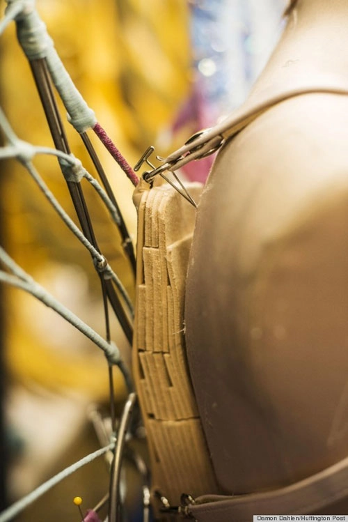 Đột nhập lò chế tác cánh thiên thần của victorias secret - 5