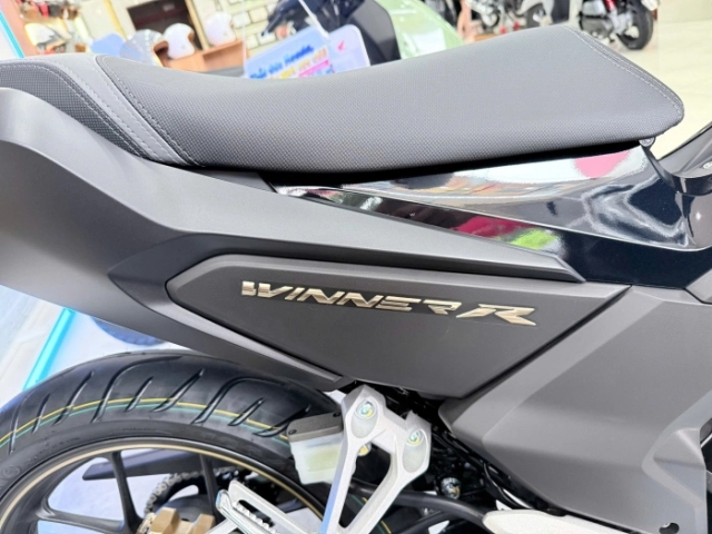 Giá honda winner r tại đại lý khi vừa lên kệ - 7