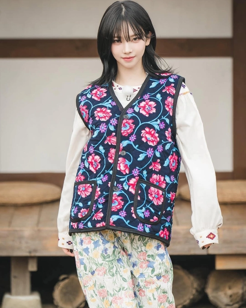 Giới trẻ theo đuổi mốt áo bà ngoại - 1