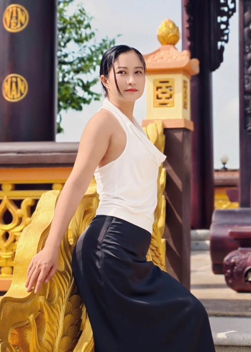 Gu mặc của vợ nghệ sĩ việt anh - 6