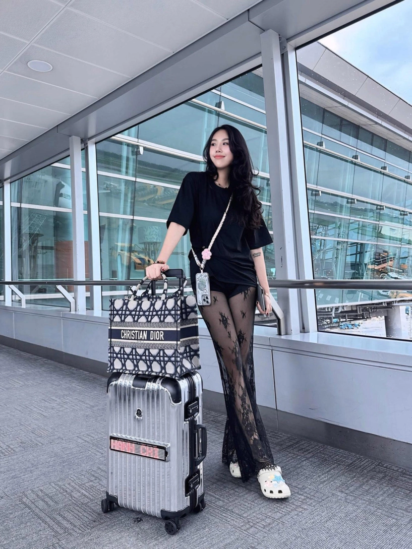 Gu mặc khoe body của bạn gái quang minh - 6