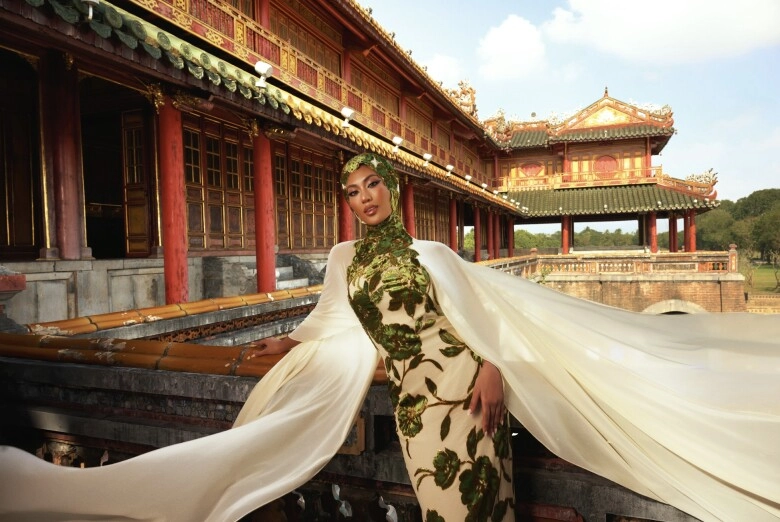 Gu thời trang chuẩn á đông của 2 nàng hậu miss cosmo trước thềm kết thúc nhiệm kỳ - 2