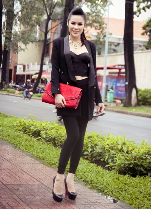 Hh phương nguyễn xuống phố với cây đồ hiệu ngàn đô - 1