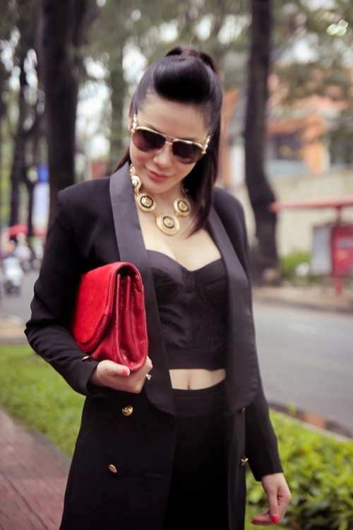 Hh phương nguyễn xuống phố với cây đồ hiệu ngàn đô - 7