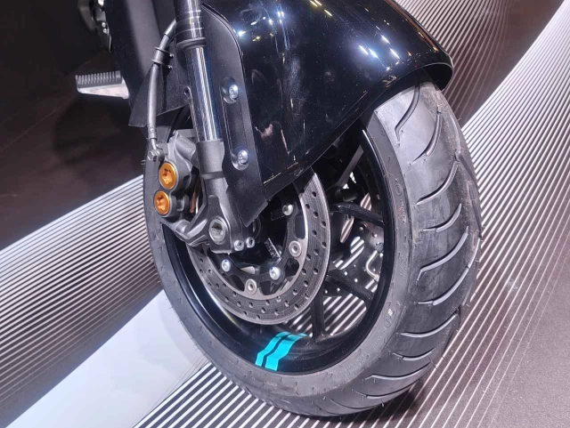 Hình ảnh thực tế của chiếc xe ga lai điện yamaha proto hev tại jms 2025 - 10