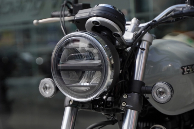 Hình ảnh thực tế của honda cb350 hness vừa lên kệ tại các đại lý ớ nước ta - 1