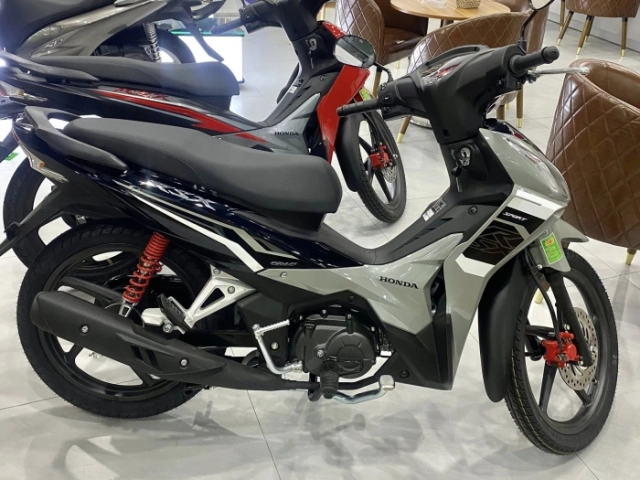 Hình ảnh thực tế của honda wave rsx fi 2026 vừa ra mắt ở nước ta đã có mặt tại các đại lý - 6