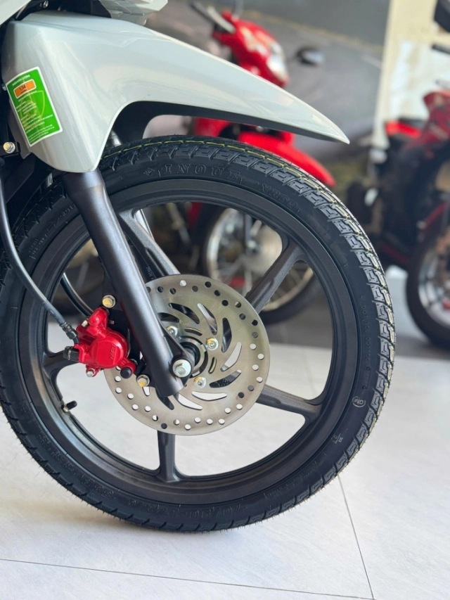 Hình ảnh thực tế của honda wave rsx fi 2026 vừa ra mắt ở nước ta đã có mặt tại các đại lý - 9