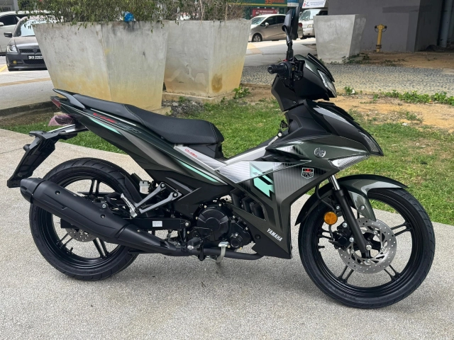 Hình ảnh thực tế của yamaha y15zr 2026 tại các đại lý - hút hồn với 3 tông màu mới - 5